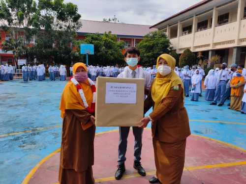 PEMBAGIAN HADIAH 
